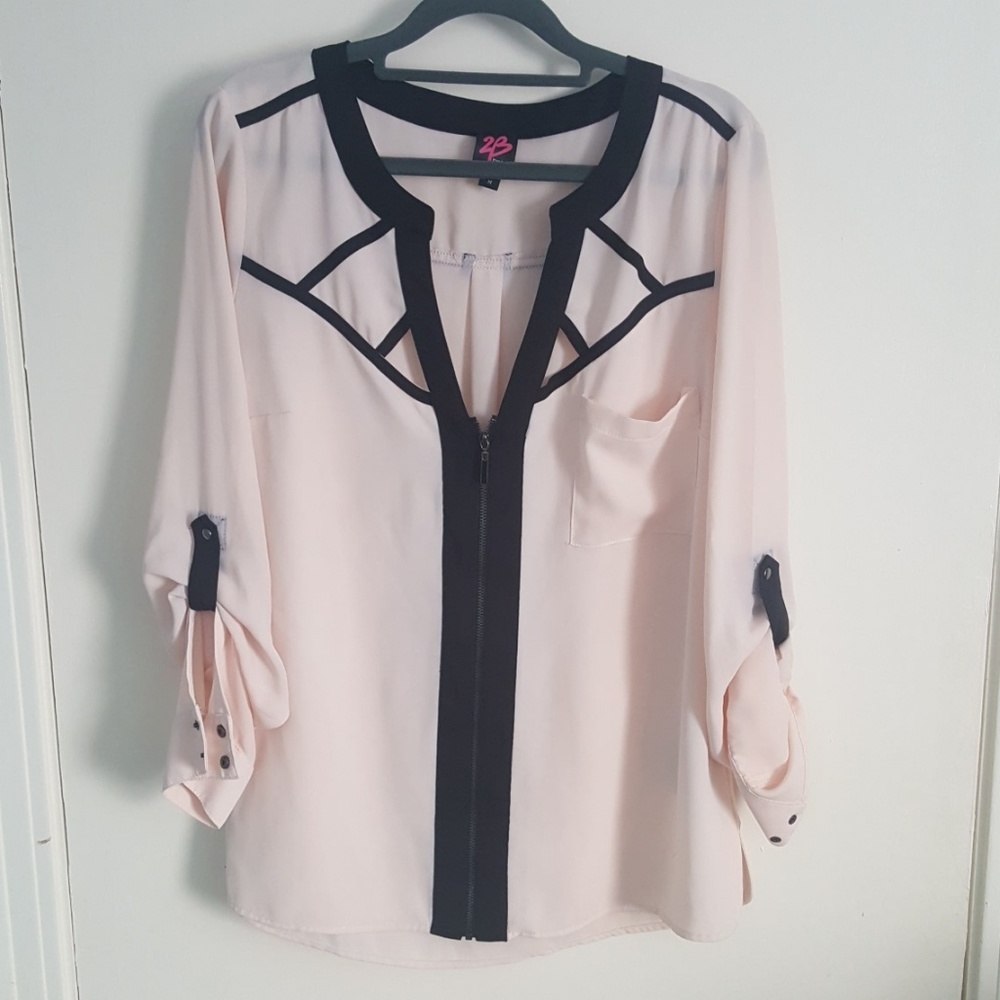 2B BEBE light pink/black zip blouse